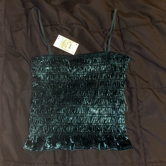 American Eagle Outfitters Tops - American Eagle green velvet crop top